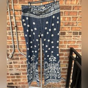 Free people blue printed flare pants. Size 30